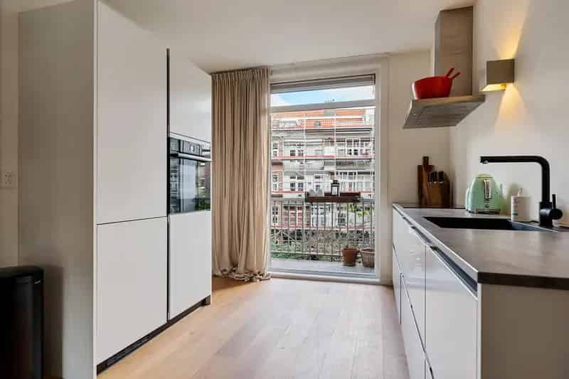 Luxe Appartement Oud Zuid Amsterdam 66m2 gerenoveerd