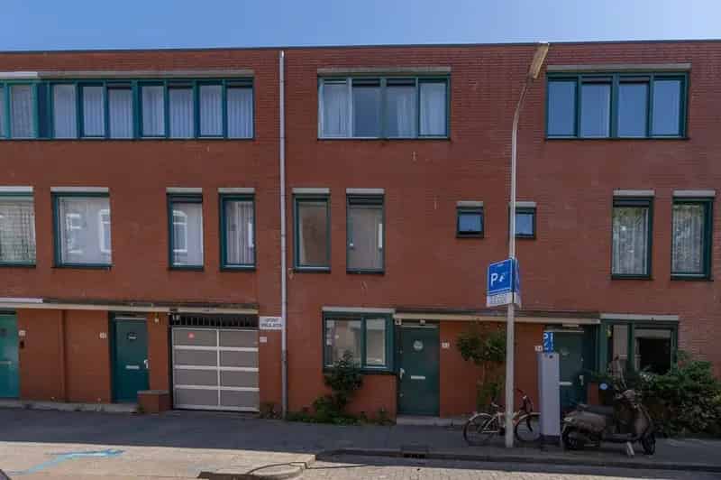 Moderne Tussenwoning 3 slaapkamers Nabij Park en Openbaar Vervoer