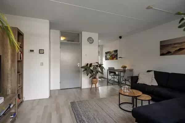 Te Koop Julianadorp: Gezellige woning 2 slaapkamers grote tuin