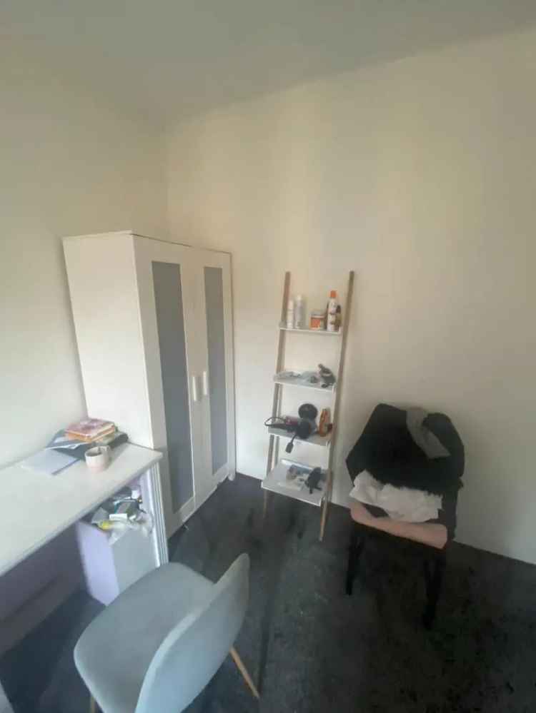 Bright Room for Rent for students for 2 months