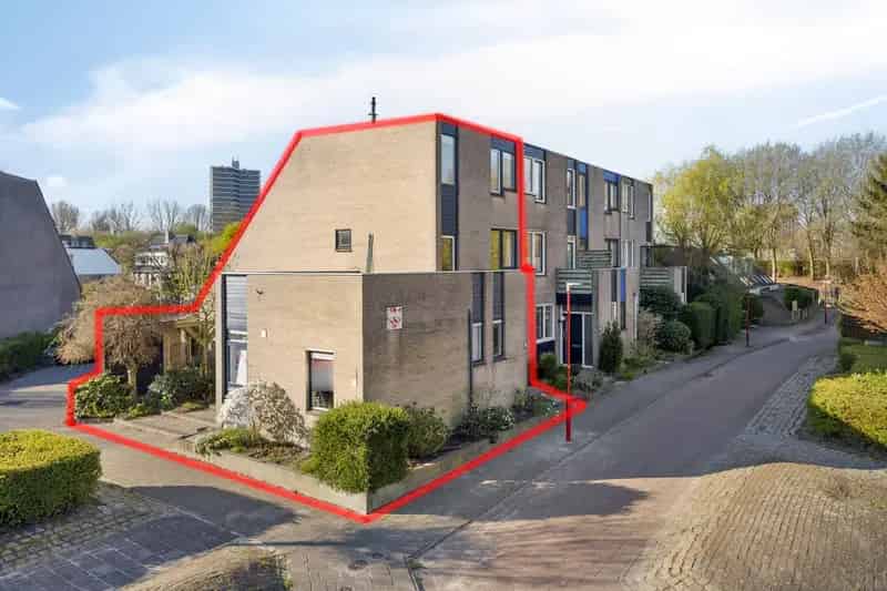 6-Kamer Hoekwoning Zoetermeer Ruime Werkruimte Dakterras