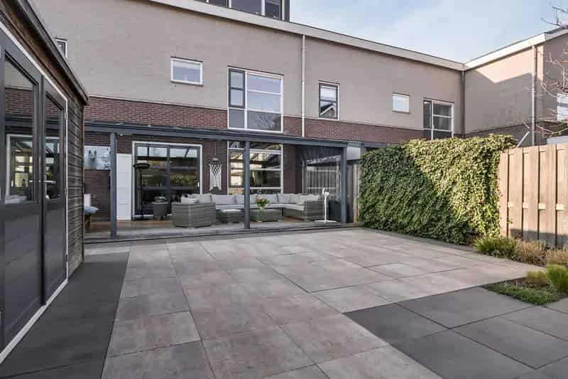 Herenhuis 5 slaapkamers Almere Instapklaar