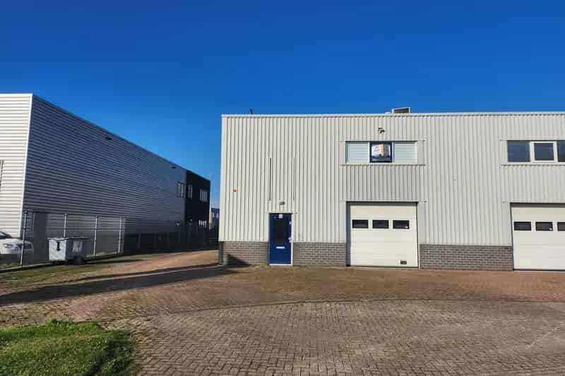 Bedrijfshal te huur Zwaag - Turn-key unit 140m²