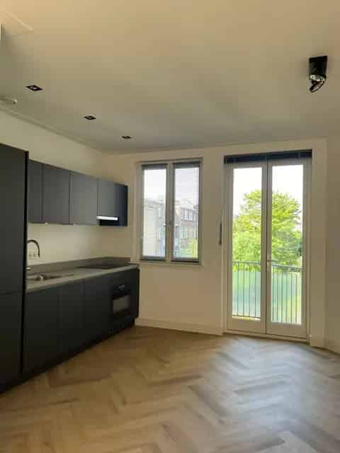 Amsterdam bovenwoning 75m2 3 kamers te huur
