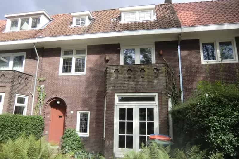 Authentieke Bovenwoning Tilburg Spoorlaan Gemeubileerd