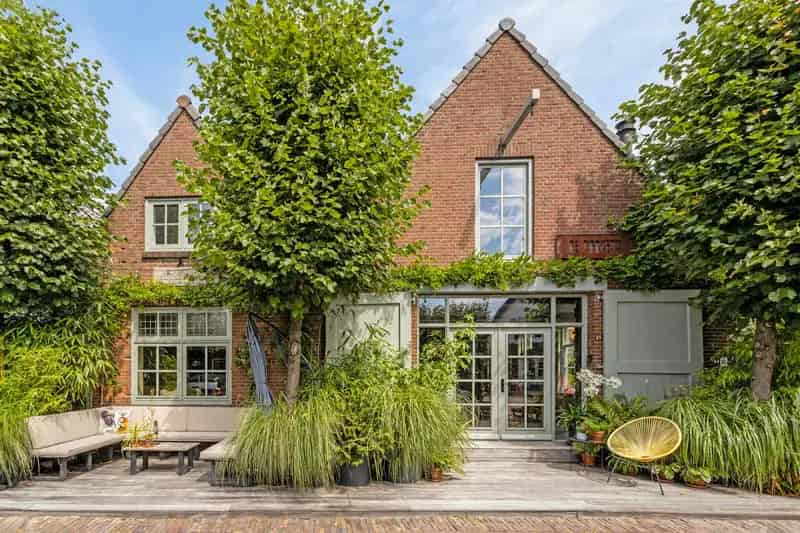 Industriele Luxe Loft te Huizen 268m2