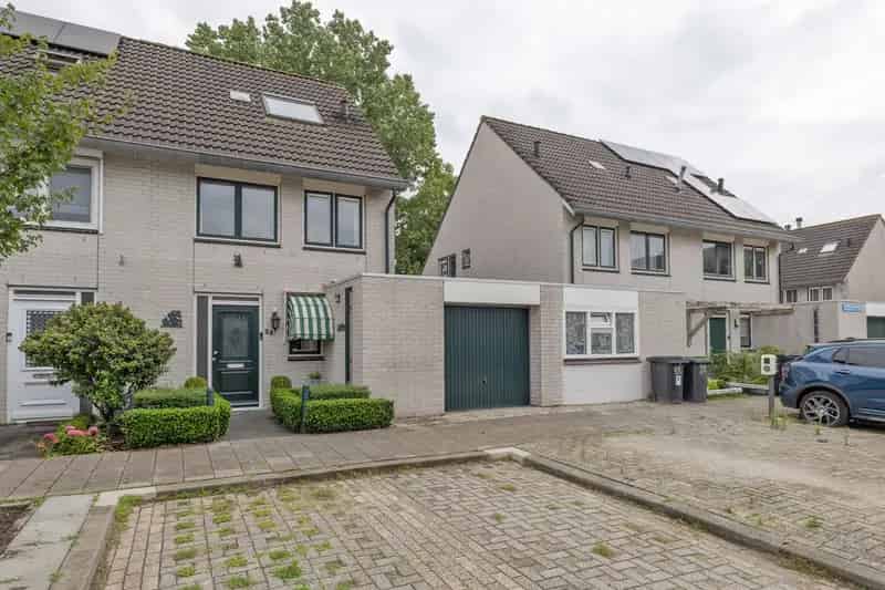 Ruime gezinswoning te koop in Almere Muziekwijk