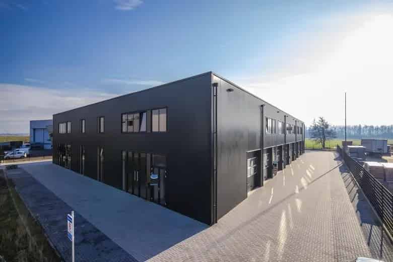 238 m2 Bedrijfsruimte te Koop Boven Leeuwen