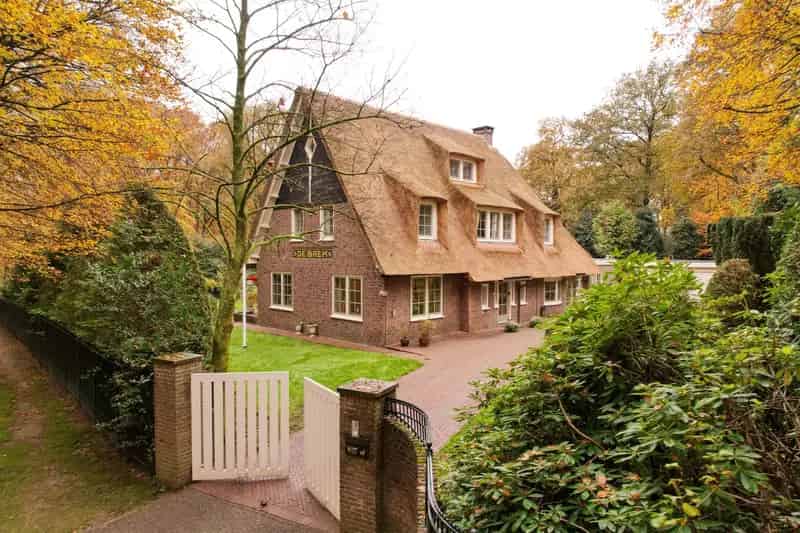 Luxe Villa met Binnenzwembad te Oosterbeek
