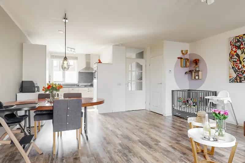 Ruime Hoekwoning Westerwatering 4 Slaapkamers Eigen Parkeerplek