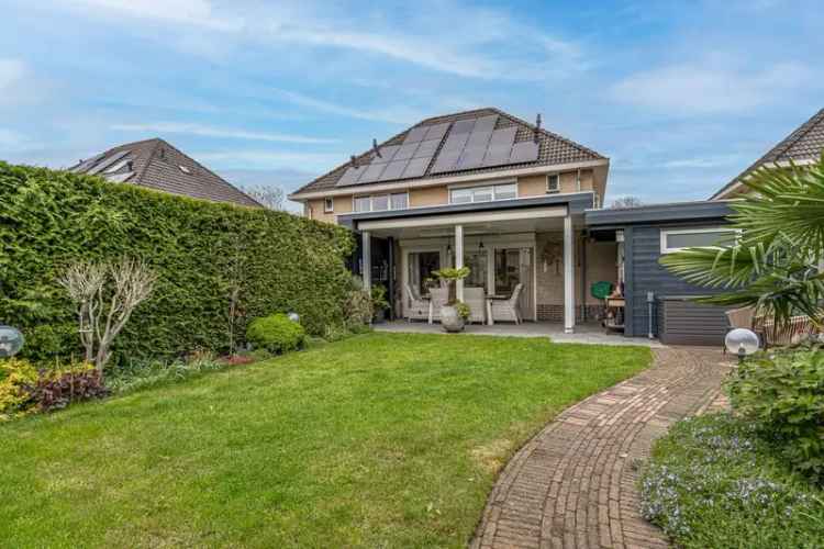 Helft van dubbel woonhuis Zevenaar  125m									2
