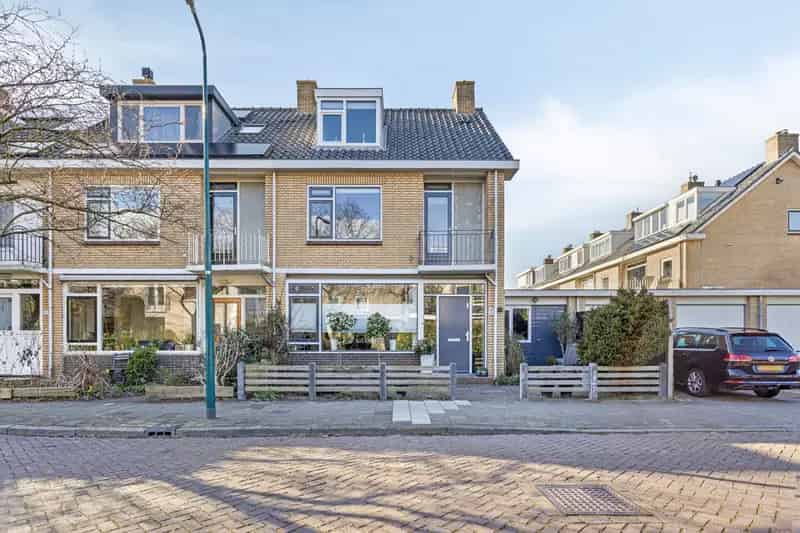 Ruime Hoekwoning 6 Slaapkamers Oegstgeest