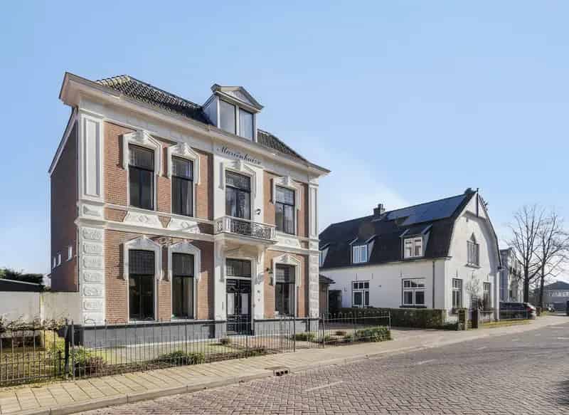 Villa Mariënhuize Beek: Karakteristieke villa met 6 slaapkamers