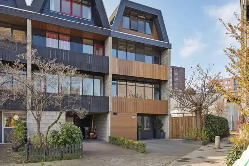 Ruime Hoekwoning Velp 4 Slaapkamers 5 Balkons Recente Renovatie