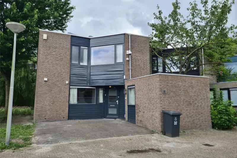 Huis te koop Amsterdam Geerdinkhof: Luxe gerenoveerde gezinswoning met 4 slaapkamers en 2 garages