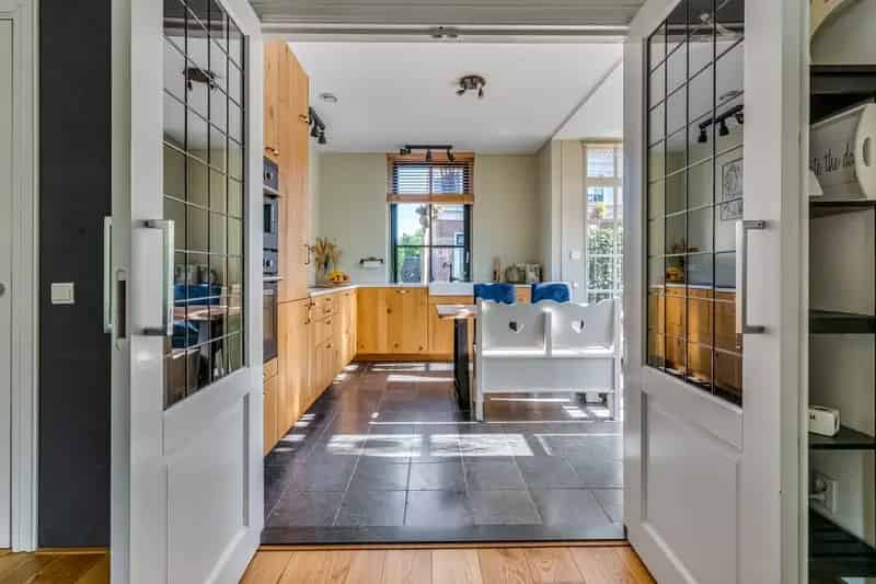 Huis te koop Schuytgraaf Arnhem: Karaktervolle woning met moderne keuken en tuin