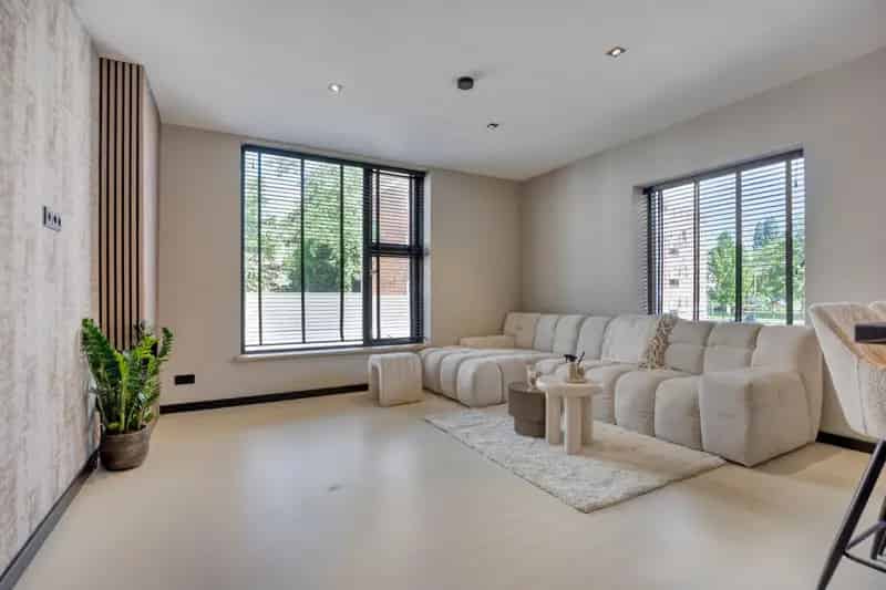 3 Kamer Appartement Rotterdam  Volledig Gerenoveerd