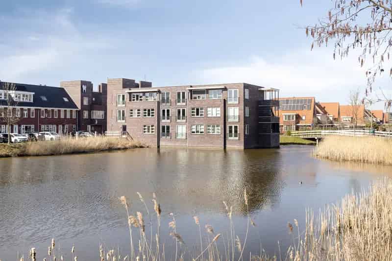 Hoekappartement Aalsmeer begane grond Frans balkon nieuwe keuken
