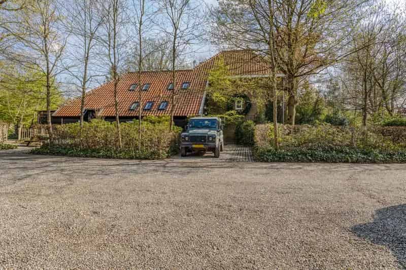 Rijksweg 9 Malden: Luxe Villa met Grote Tuin nabij Nijmegen