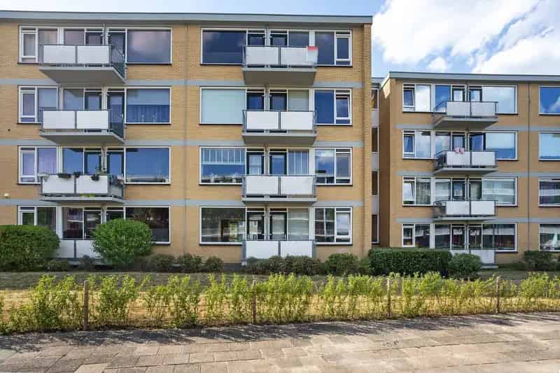 Ruim 4-kamer appartement te koop in Soest nabij station