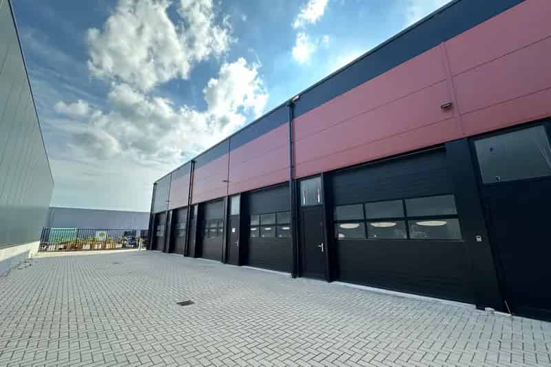 Bedrijfshal Leeuwarden te Huur 96m2