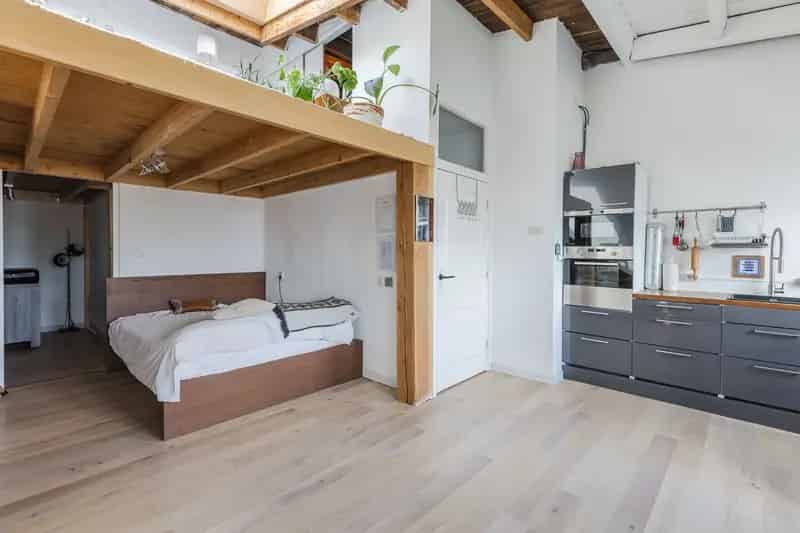 Appartement te Koop Amsterdam De Pijp: Licht, Entresol, Luxe Sanitair