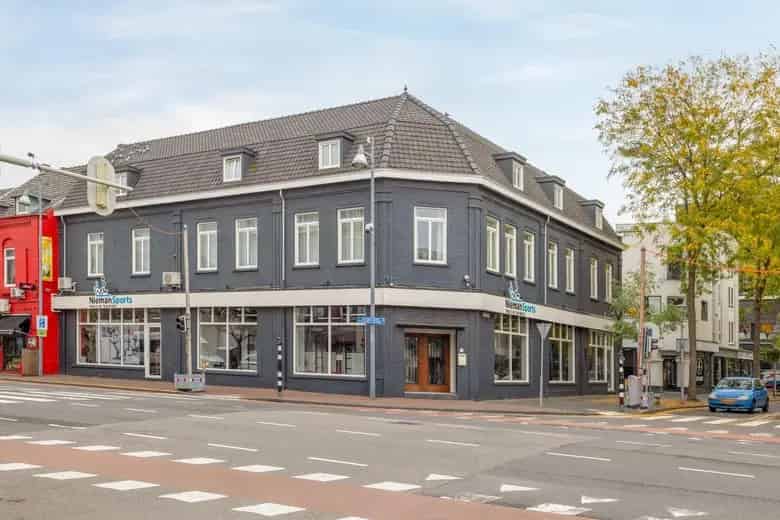 860m2 Winkelruimte Geleen: Woon  Winkelpand 5 slaapkamers