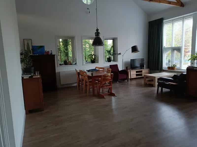Appartement Leens 80m2 2 parkeerplaatsen tuin per 1 augustus