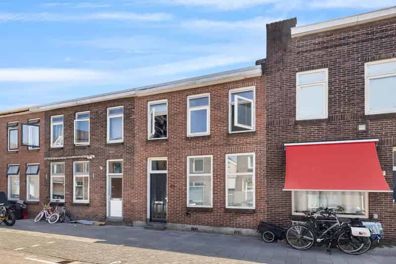 4-kamer Tussenwoning Gouda  3 slaapkamers Moderne Badkamer