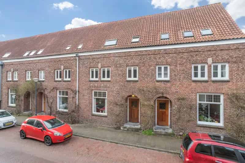 Monumentaal Herenhuis Vught 5 slaapkamers Ruime Tuin Garage