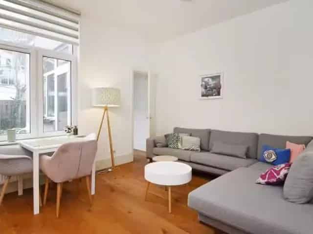 Geringeoveerde 3 kamer benedenwoning Delft Centrum