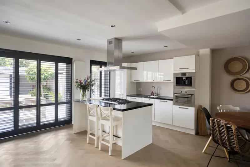 Moderne Tussenwoning Etten Leur Nabij Centrum