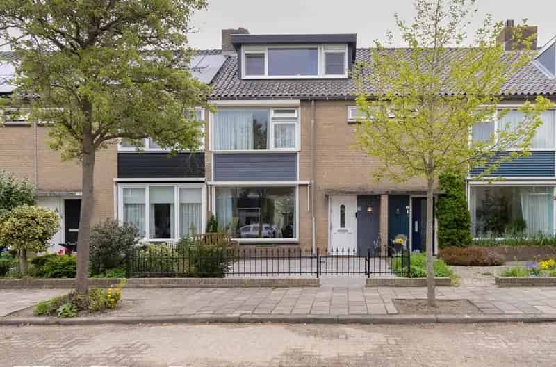 Geheel Gemoderniseerde Tussenwoning Leiden 4 Slaapkamers Ruime Tuin