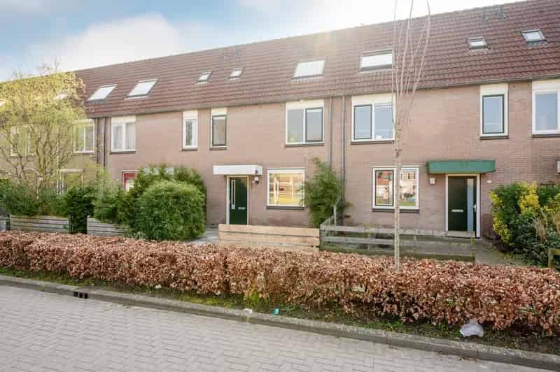 Ruime Eengezinswoning Almere 4 slaapkamers Moderne Keuken Tuin Zuid