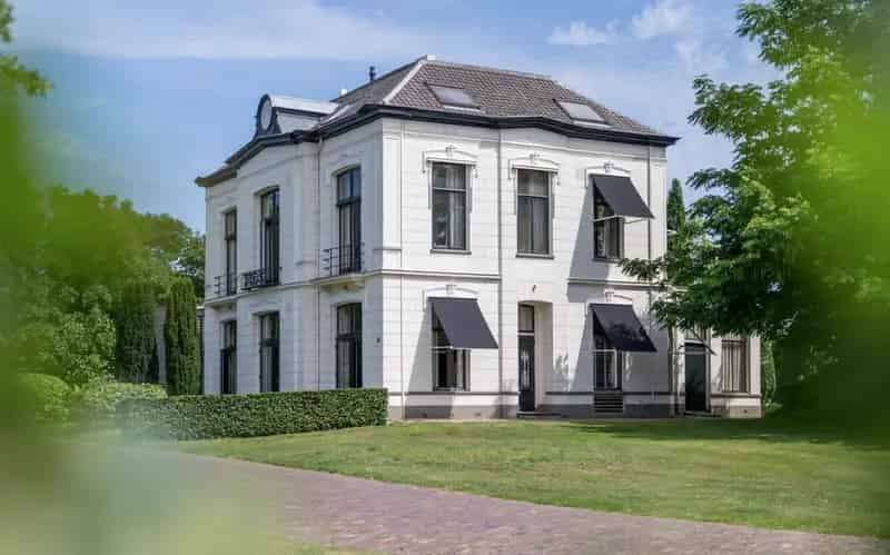 Kantoorvilla Berfloborgh te Koop Hengelo Representatieve Kantoorruimte