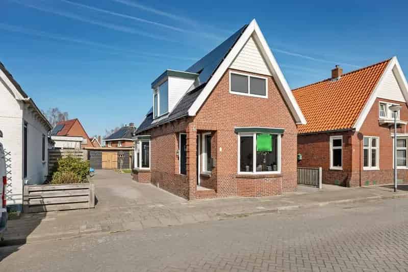 Vrijstaande woning met 3 slaapkamers nabij centrum