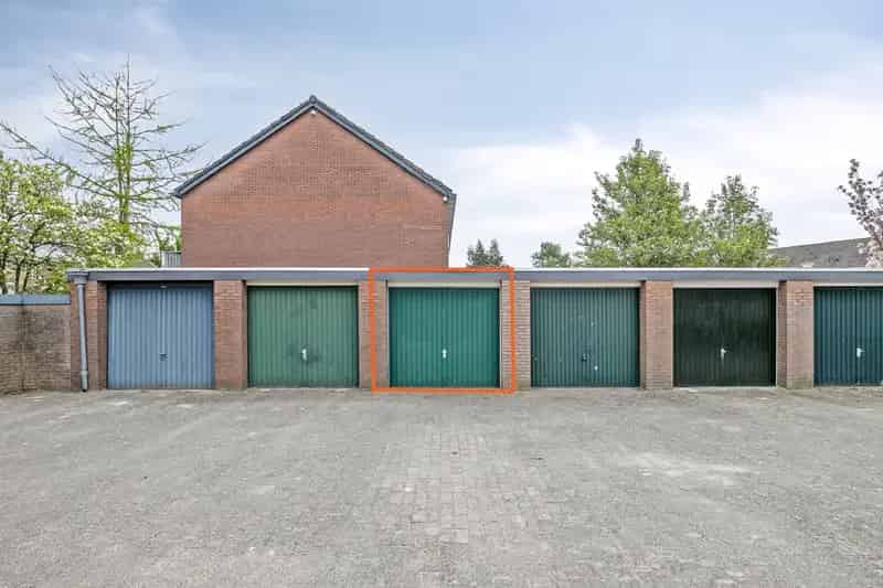 Huis te koop Terheijden: Moderne gezinswoning met garage en serre