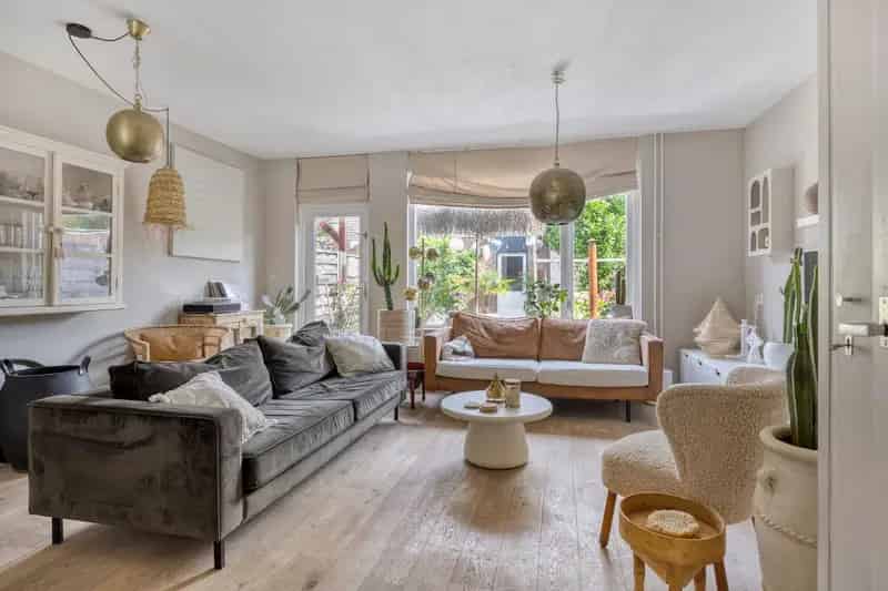 Huis te koop Purmerend: Rustige woning met moderne keuken en badkamer