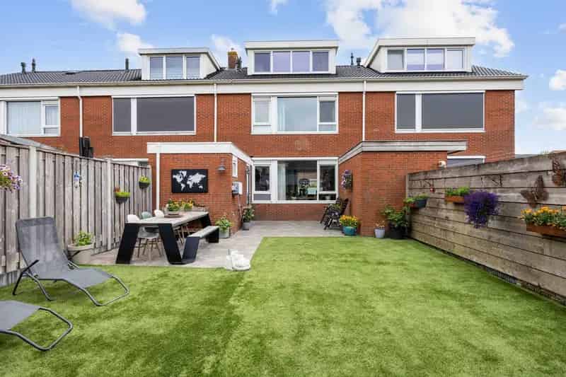 Moderne tussenwoning Akkrum 4 slaapkamers energielabel A+