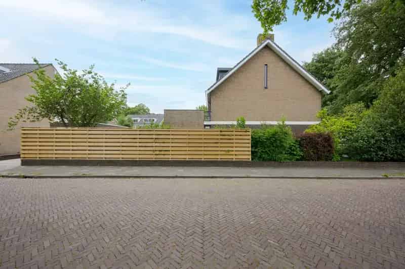 Huis te koop Voorschoten  Gerenoveerde hoekwoning met garage