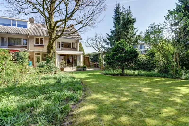 Royale 2-onder-1 Kapwoning 5 Slaapkamers Grote Tuin Garage