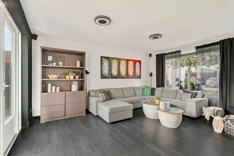 Vrijstaande woning Rucphen 210m2 3 garages 36 zonnepanelen
