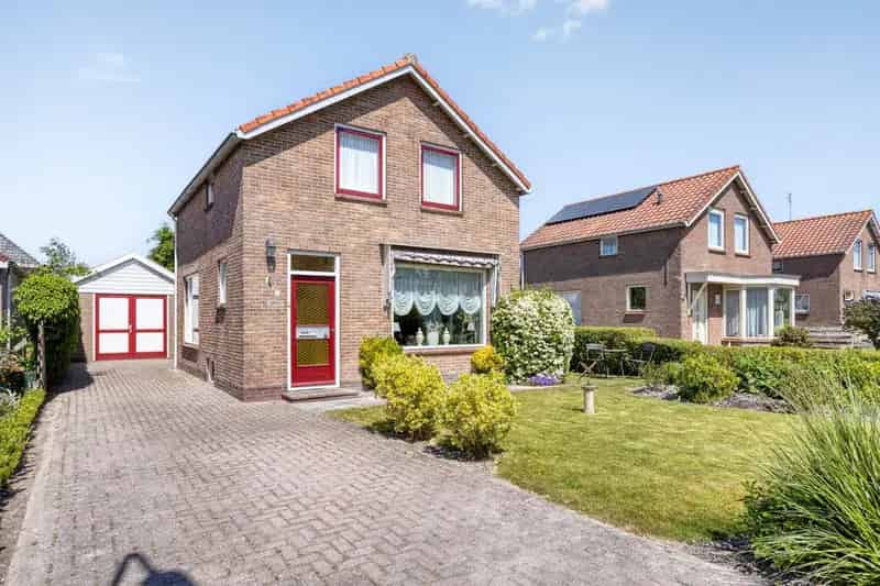 Vrijstaande woning 3 slaapkamers grote tuin garage 443m2