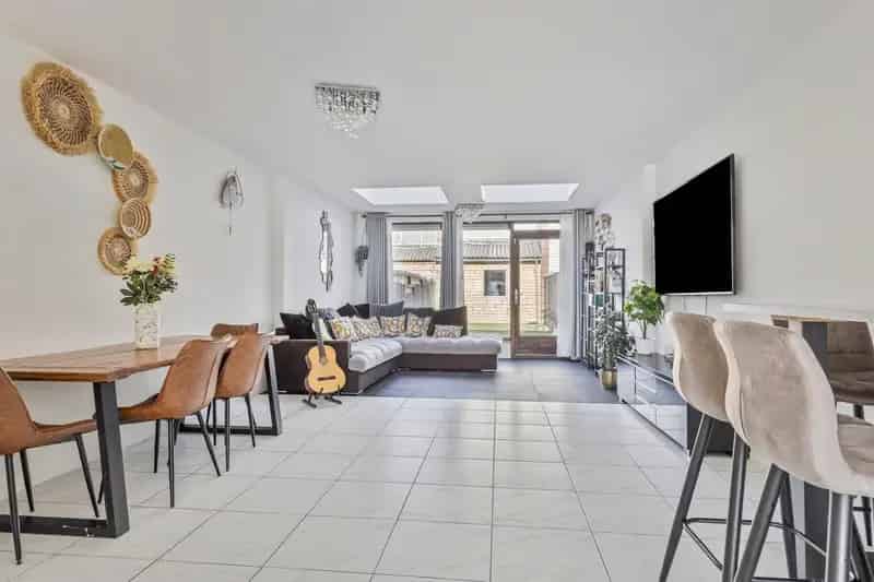Ruime Familiewoning 5 Slaapkamers Zaandijk Eigen Grond