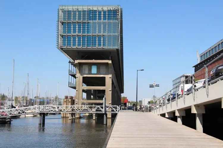 Kantoorruimte Amsterdam Noord Kraanspoor: Modern en centraal gelegen