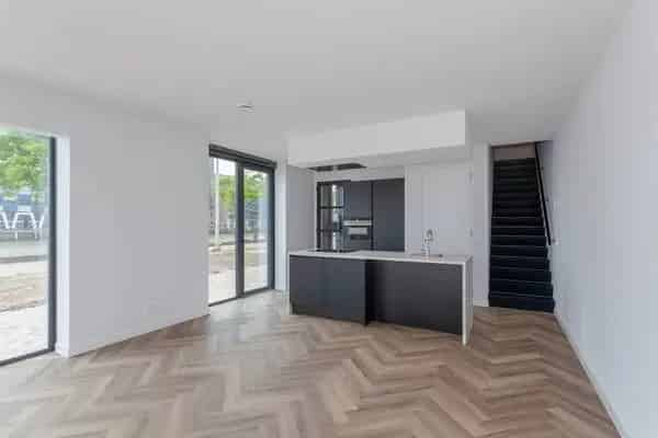 Ruim appartement 127m2 3 slaapkamers Rotterdam Sint Jobskade