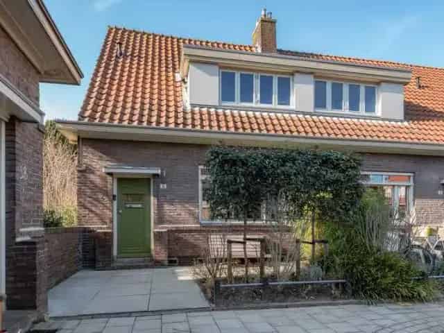 Hoekwoning Betondorp Amsterdam