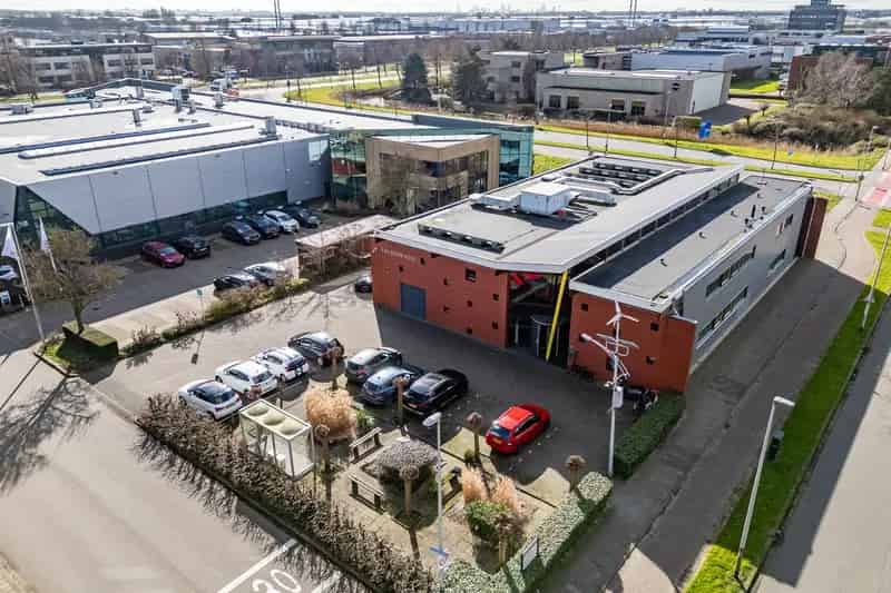 Kantoorpand Zoetermeer 1126m2 te koop of te huur A12