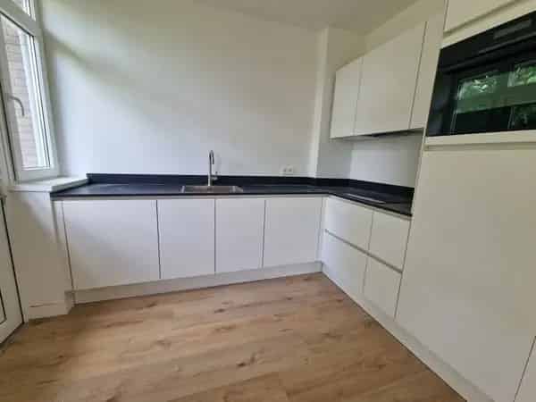 Appartement Brussestraat Rotterdam: 4-kamer Maisonette te Huur