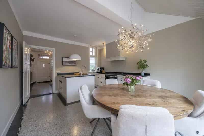 Jaren 30 woning 5 slaapkamers modern comfort zwembad